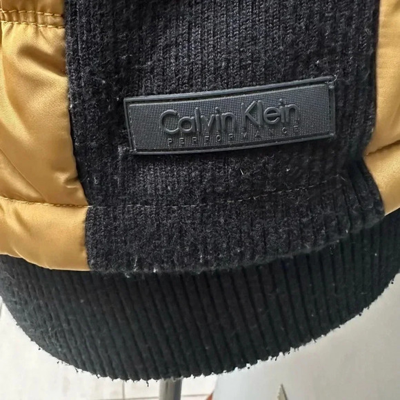 Calvin Klein Women’s Medium Gold-Mustard PufferVest - Picture 4 of 4